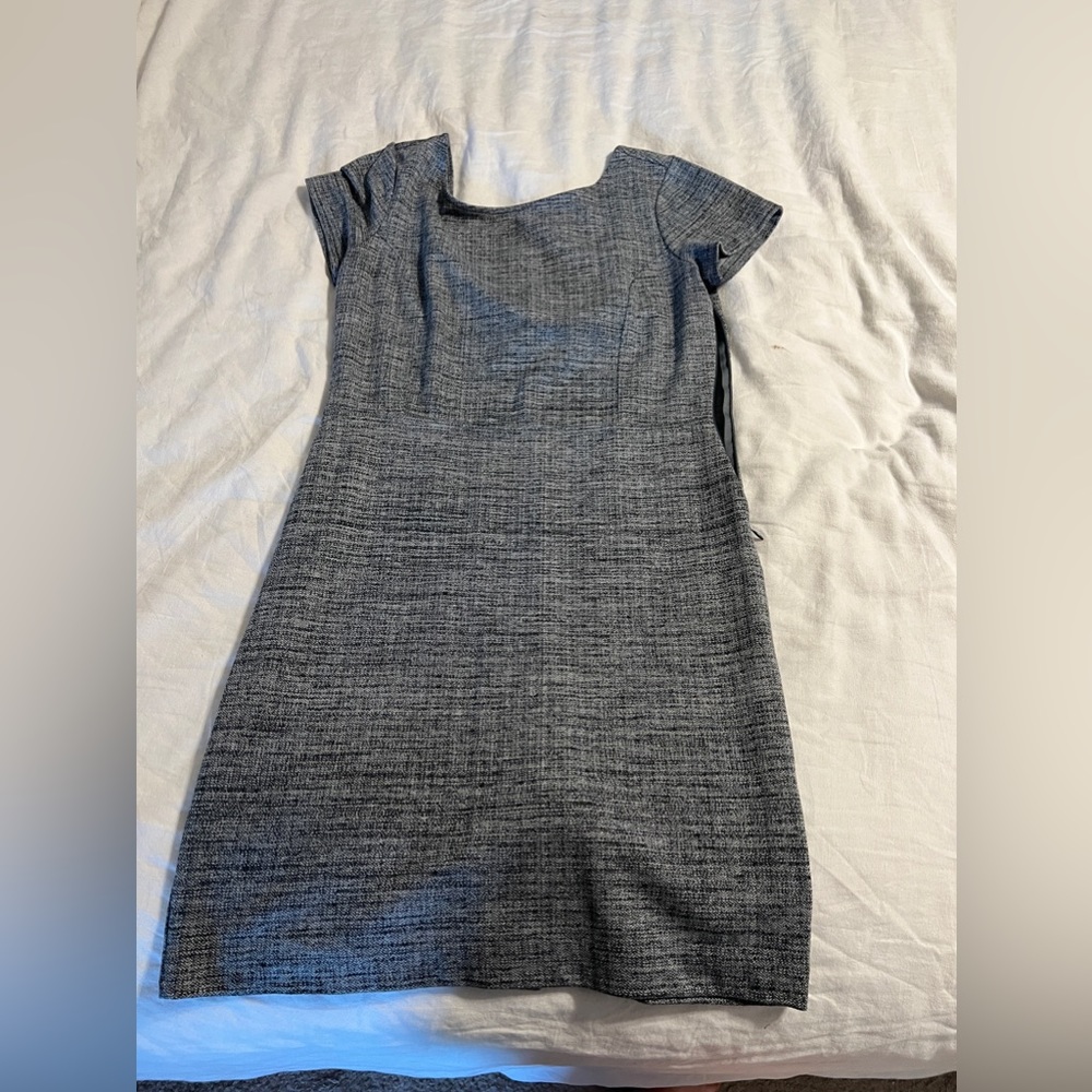 I am selling a great banana republic dress. It is used, still in great condition
